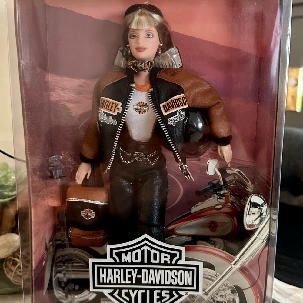 1999 Harley Davidson Barbie NIB